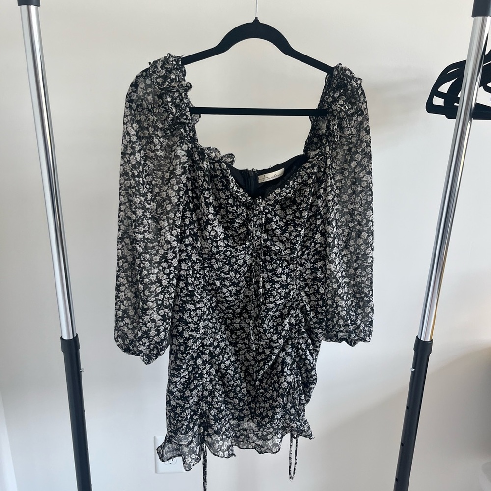 Starlow Tied Dress - Picture 3 of 6